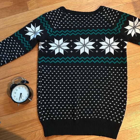 Snowflake Sweater - Picture 2 of 2